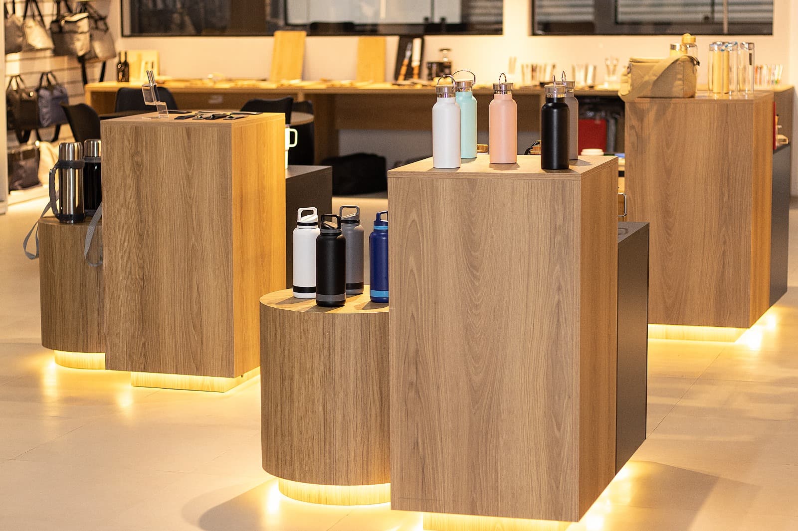 Show ROOM 1