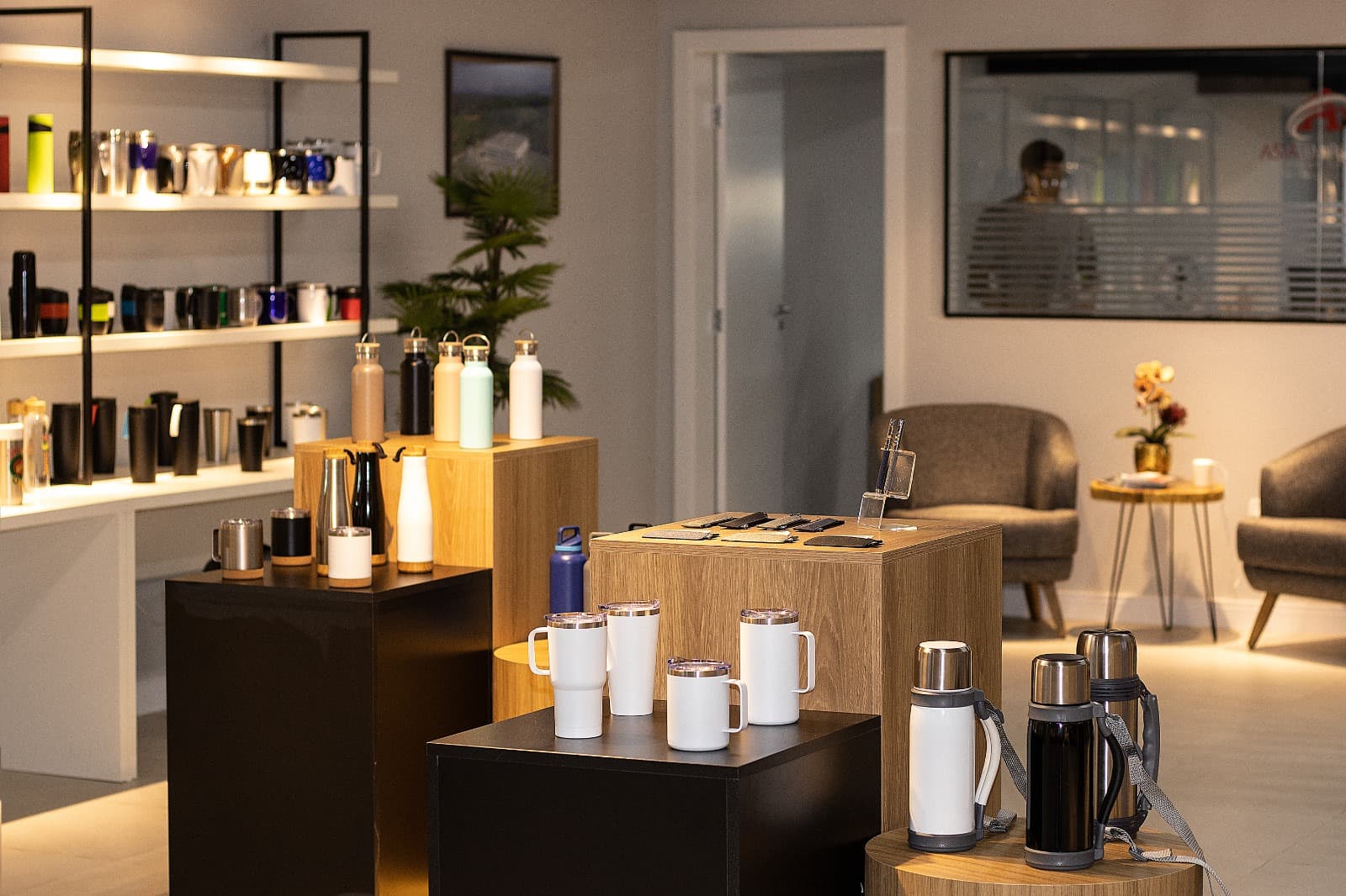 Show ROOM 4